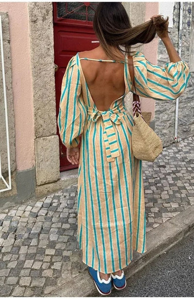 Diana - Elegantes, gestreiftes, rückenfreies Maxikleid