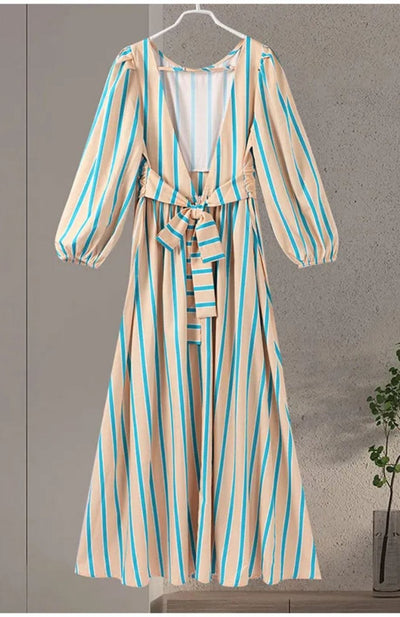 Diana - Elegantes, gestreiftes, rückenfreies Maxikleid