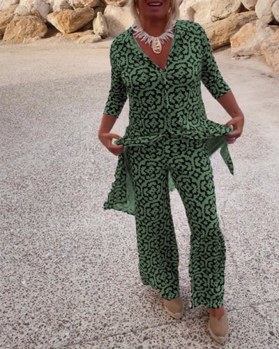 Rosa - Vintage Ensemble mit Revers und Knöpfen