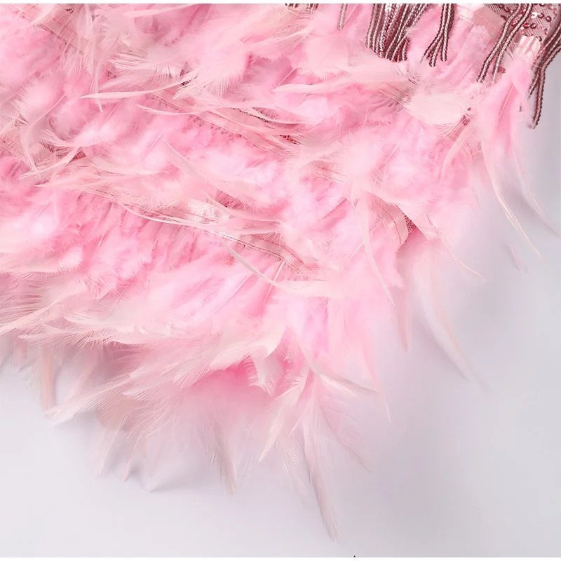 Laura - Cocktailkleid aus Federn im schicken Stil