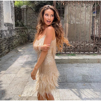 Laura - Cocktailkleid aus Federn im schicken Stil