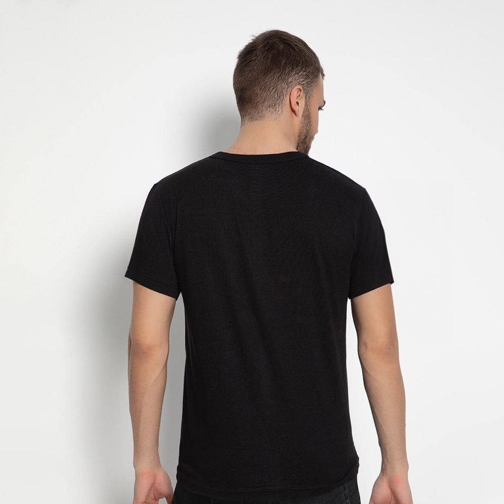Set aus 3 Herren T- Shirts, 100% Baumwolle (strapazierfähig), Doppelkragen (verbreitert sich nicht), Reguläre Passform (komfortabel), MEHRFARBIG (für jeden Stil)