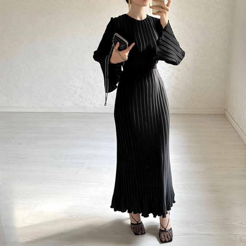 Christina | Neues elegantes Kleid mit ausgestellten Ärmeln