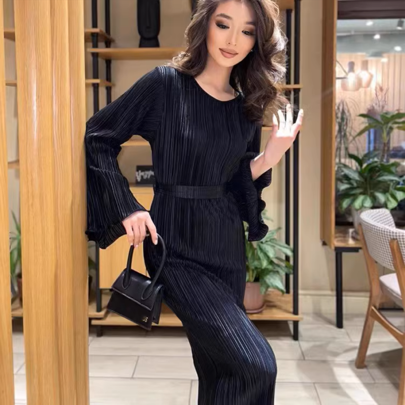 Christina | Neues elegantes Kleid mit ausgestellten Ärmeln