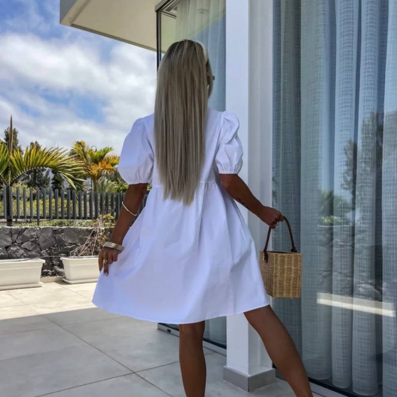 Keaton | Trendiges einfarbiges Damenkleid mit Fliege vorne und Puffärmeln