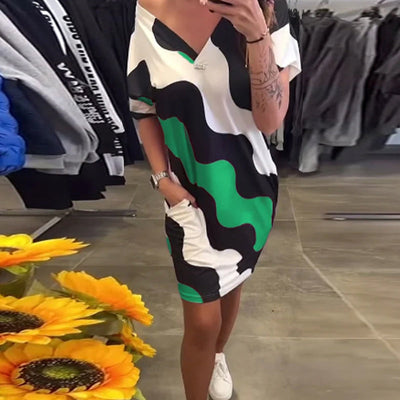 Stone | Damenkleid mit V-Ausschnitt und kurzen Ärmeln